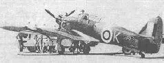 ХаррикейнНВ 22961 К принадлежащий 185 эскадрильи RAF в ходе дозаправки - фото 11