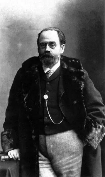 Наконецто похож на себя Золя позирует наверху Полю Надару в 1895 году - фото 14