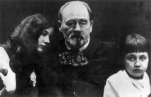 Золя с Жаком и Денизой в 1902 году Как я его любила отца посвящавшего нам - фото 31