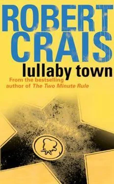 Robert Crais Lullaby Town обложка книги