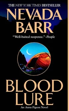 Nevada Barr Blood lure обложка книги