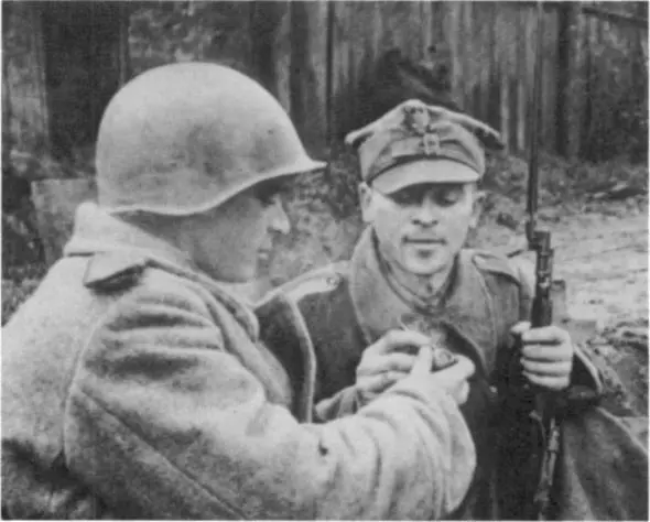 Красноармеец и солдат сформированного в СССР Войска польского 1944 г - фото 13