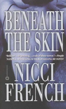 Nicci French Beneath The Skin обложка книги