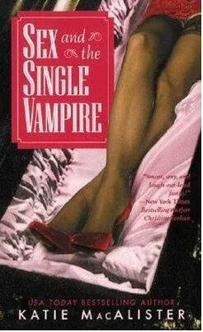Кейти Макалистер Sex and the Single Vampire обложка книги