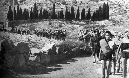 Всем лагерем отправились в поход с ночевкой в горах В 1927 году землетрясение - фото 72