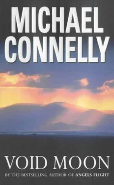 Michael Connelly Void Moon обложка книги