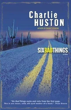 Charlie Huston Six Bad Things обложка книги