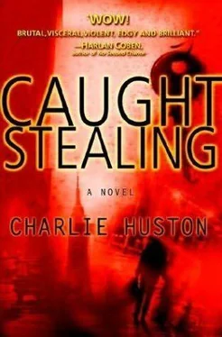 Charlie Huston Caught Stealing обложка книги