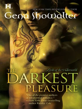 Gena Showalter The Darkest Pleasure обложка книги