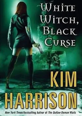 Kim Harrison White Witch, Black Curse обложка книги