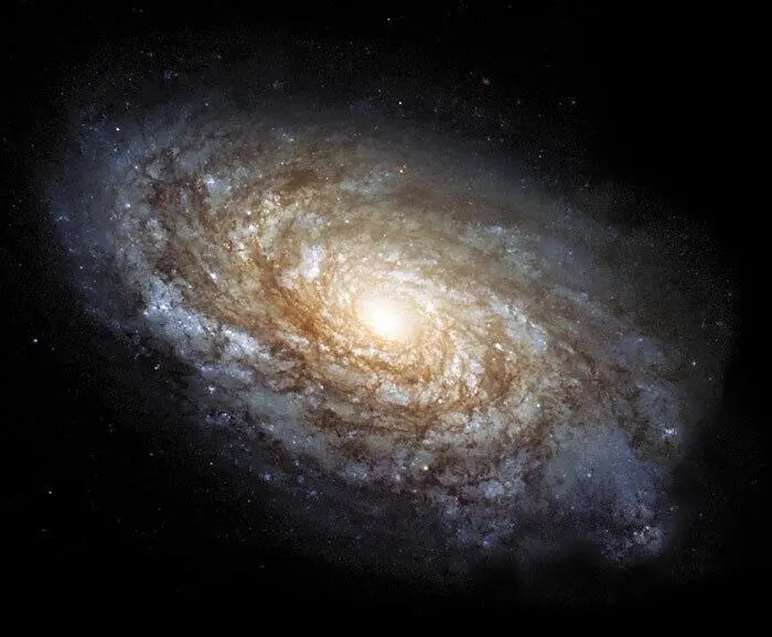 Это изображение величественной спиральной галактики NGC 4414 было получено на - фото 21