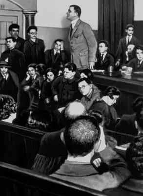 В Маяковский читает поэму Хорошо в Политехническом музее 1927 В В - фото 1053
