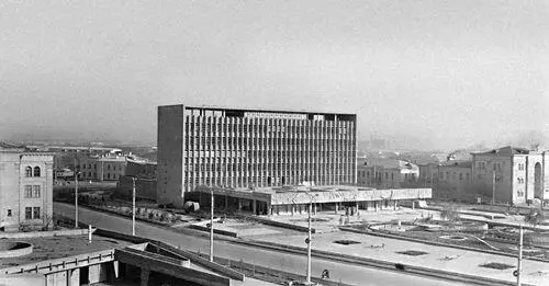 Ашхабад Площадь К Маркса В центре здание управления Каракумстроя 1967 - фото 6