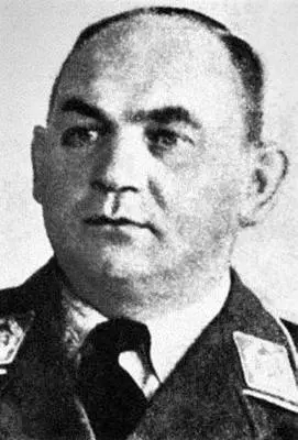 Командир 132й истребительной эскадры Йохан Райтель Штабквартира размещалась - фото 515
