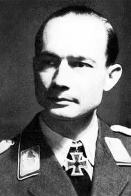Командир 2й группы 55й бомбордировочной эскадры Фридрих Клесс Штабквартира - фото 545