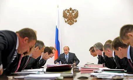 Обсуждая новость недели ФОРУМ мск дал ей заголовок Премьер Путин обрушил - фото 1