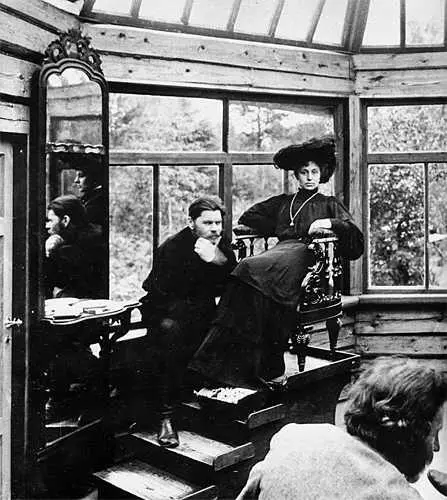 Горький и Мария Андреева позируют Репину 1905 г Актриса МХТ Андреева была - фото 25