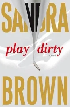 Sandra Brown Play Dirty обложка книги