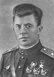 А И Родимцев В А Горишный М С Шумилов - фото 11