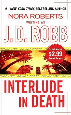 J. Robb Interlude In Death обложка книги