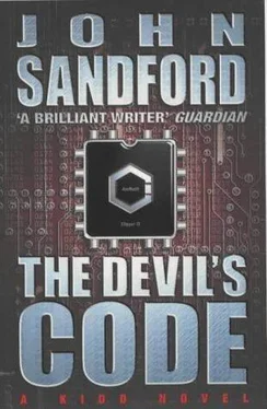 John Sandford The Devil's Code обложка книги