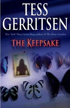 Tess Gerritsen The Keepsake обложка книги