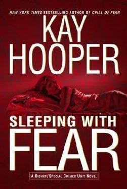 Kay Hooper Sleeping With Fear обложка книги