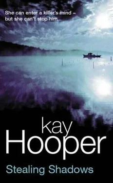 Kay Hooper Stealing Shadows обложка книги