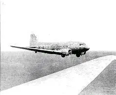 4142 Самолет Дуглас DC3 регистрационный номер МТ20 на аэродроме - фото 43