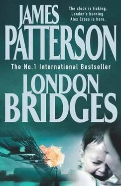 James Patterson London Bridges обложка книги