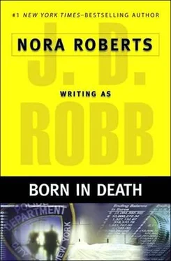 J. Robb Born In Death обложка книги