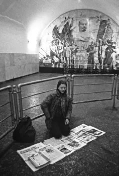 Продажа газет в московском метро 1995 год Уличная торговля книгами на Арбате - фото 21