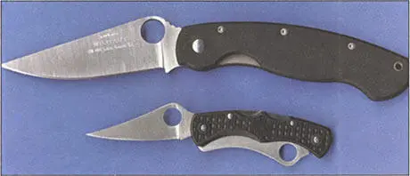 32 Складные ножи тоже бывают различной величины Сверху Spyderco Military - фото 36