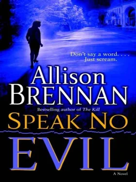 Allison Brennan Speak No Evil обложка книги