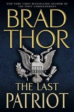 Brad Thor The Last Patriot обложка книги