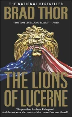 Brad Thor The Lions Of Lucerne обложка книги