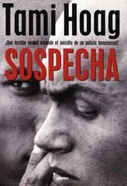 Tami Hoag Sospecha обложка книги