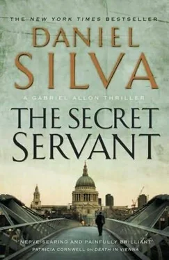 Daniel Silva The Secret Servant обложка книги