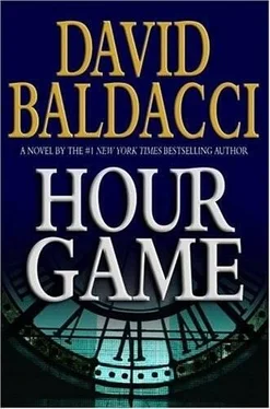 David Baldacci Hour Game обложка книги