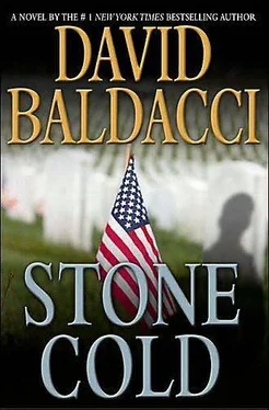 David Baldacci Stone Cold обложка книги