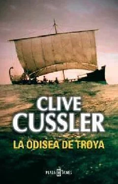 Clive Cussler La Odisea De Troya обложка книги