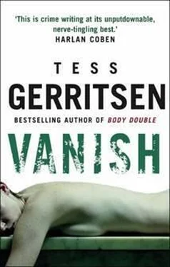 Tess Gerritsen Vanish обложка книги