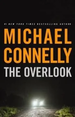 Michael Connelly The Overlook обложка книги