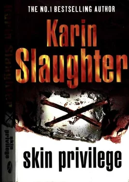 Karin Slaughter Skin Privilege обложка книги