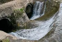 Б На этом снимке вода имеет более привычный человеческому глазу вид кадр - фото 22