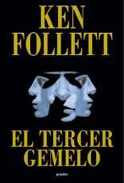 Ken Follet El tercer gemelo обложка книги