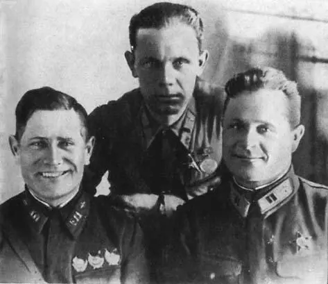 И С Полбин 1944 г Памятник дважды Герою Советского Союза И С Полбину в - фото 10