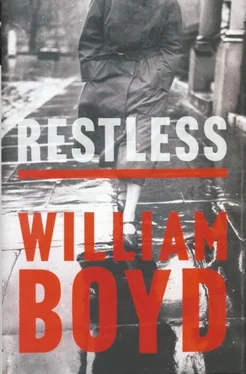 William Boyd Restless обложка книги