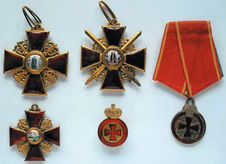 Знаки ордена Св Анны 2й степени 2й степени с мечами 3й степени 4й - фото 307