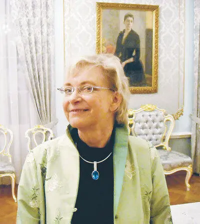 Туула Карьялайнен искусствовед по образованию в свое время она помимо - фото 148